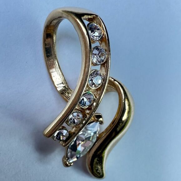 WOMEN’S GOLD-TONE PENDANT NECKLACE – CRYSTAL ACCENTS & MARQUISE STONE - Picture 9 of 17